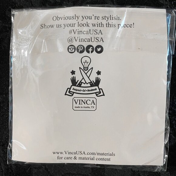 Vinca Heart of Aghast Brooch - Frosted Red - Picture 7 of 8